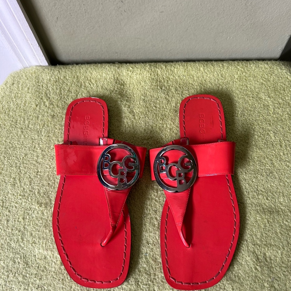 Orange BCBG Thong Sandals with Silver Accents Logo Sz 6.5